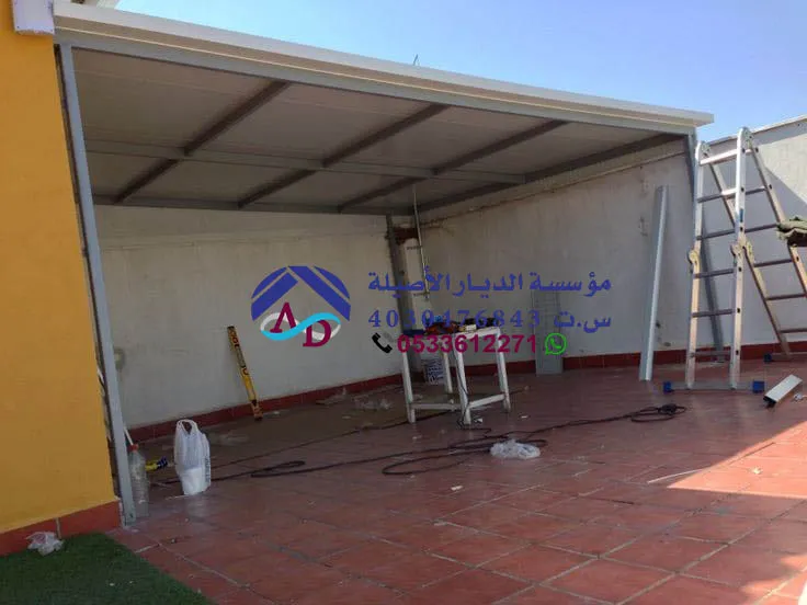 تركيب مظلات ساندوتش بانل لمواقف السيارات والجلسات